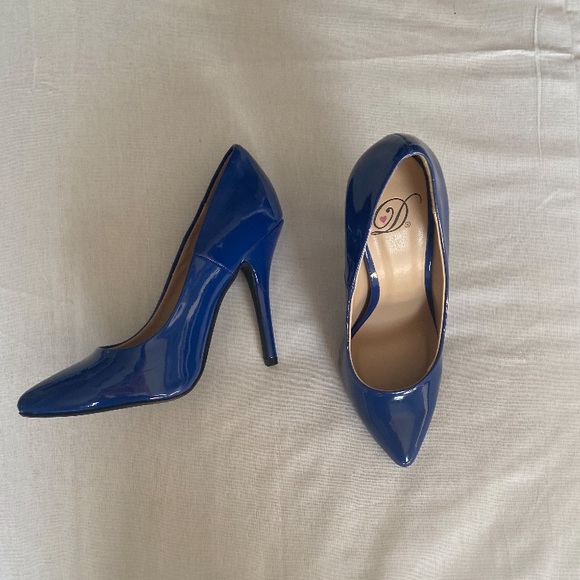 3/$15 - blue heels - Picture 1 of 1